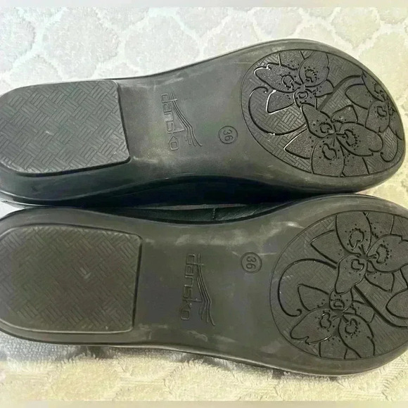 Dansko Black Leather with shiny patent detail Slip On Shoes size 36. - Picture 5 of 7